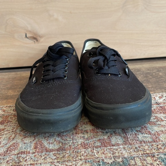 Vans Authentic All Black Skate shoes women’s size 10 - Picture 2 of 8